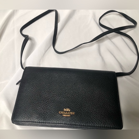 Black Coach Crossbody Purse— VERY NICE - Picture 5 of 12